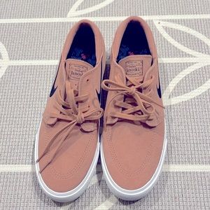 Nike Mens Skateboarding shoes